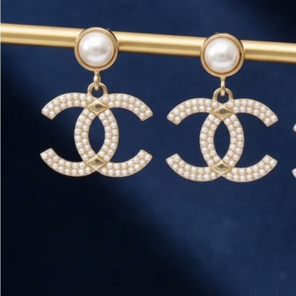 Elegant Pearl and Gold Earrings